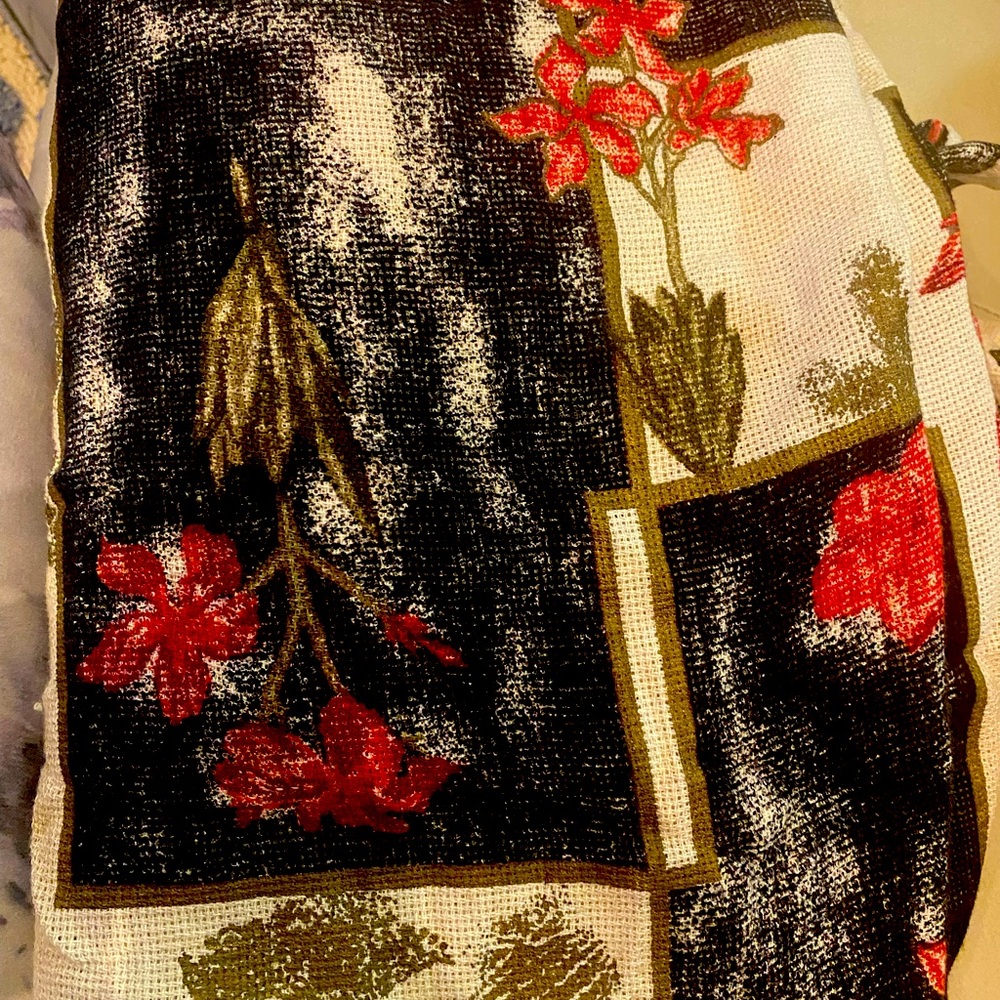 Fabric - Picture 2 of 2
